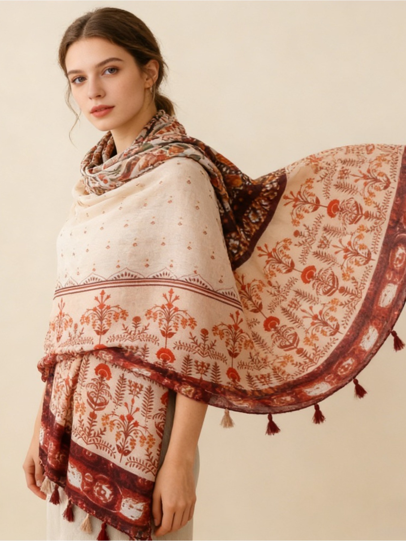 Go Ethnic Fashion - وشاح حريري رقيق بنمط زهور عرقي