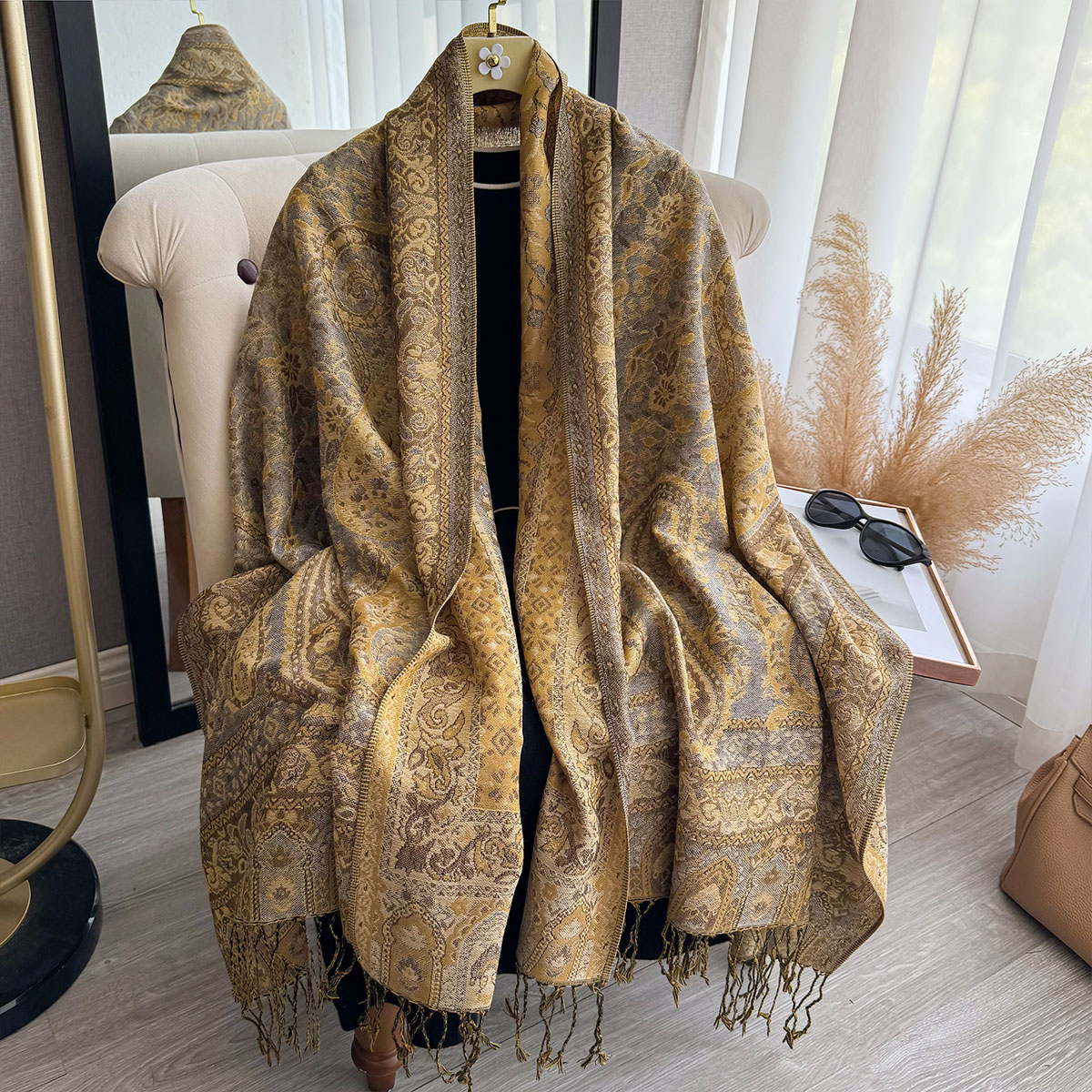 2025 شرابة بطانية تصميم العرقي - مراجعة New Ethnic Fashion وسعره